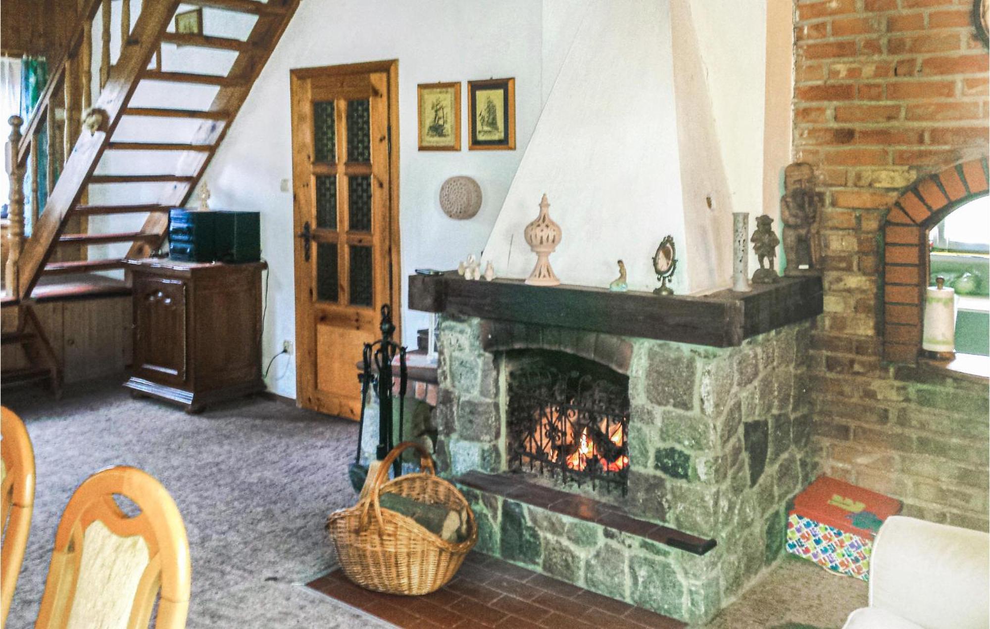3 Bedroom Stunning Home In Dziemiany Luaran gambar